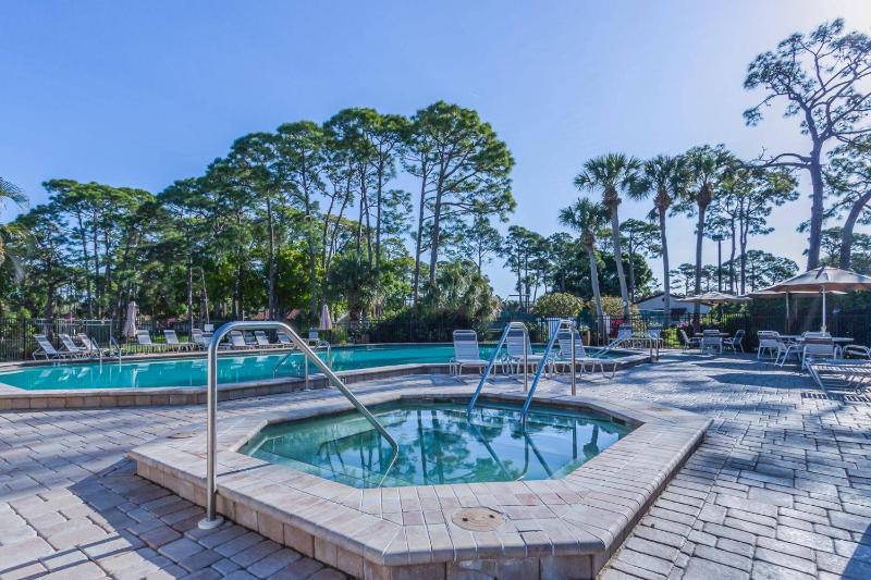 Yellow Pine Duplex Close to Pool & Tennis - image 30