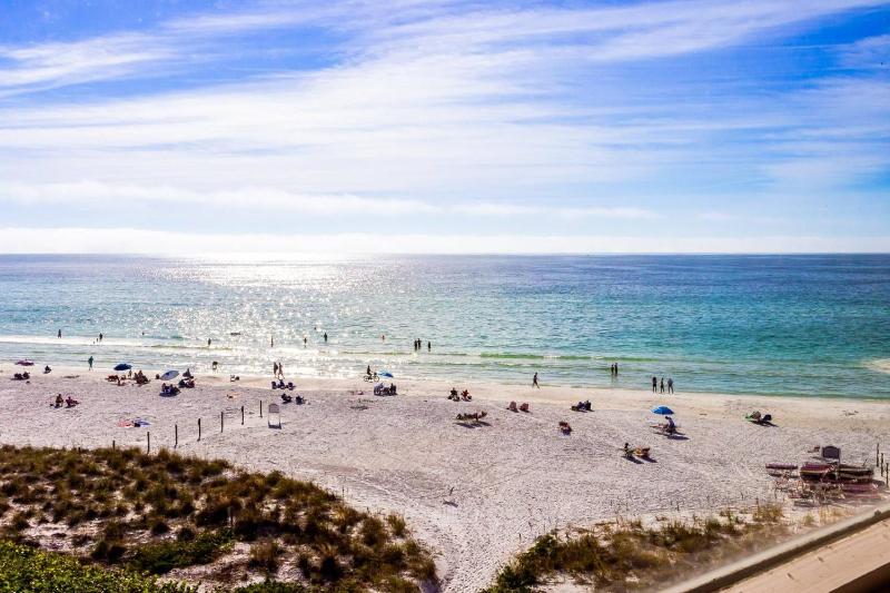 Siesta Breakers Penthouse on the Beach - image 24