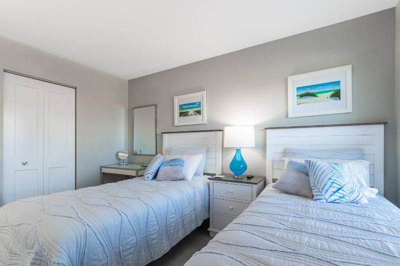 Siesta Breakers on Crescent Beach - image 39