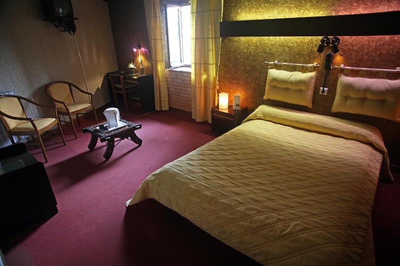 Double Room image 1