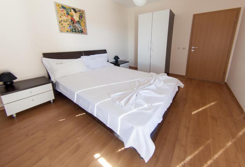 One-Bedroom Apartment (2 Adults) image 3