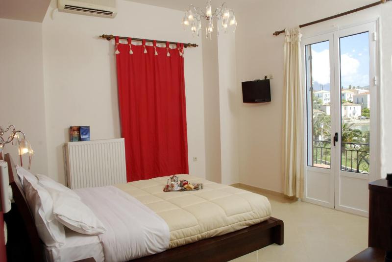 Double Room with Sea View image 2