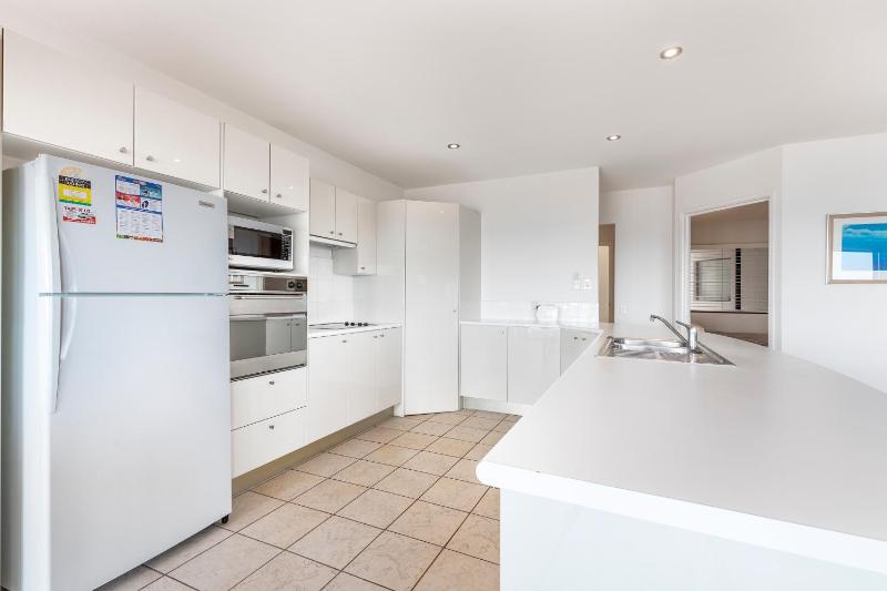 Your home from home with ocean views - image 16