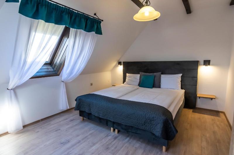 Standard Family Room image 3