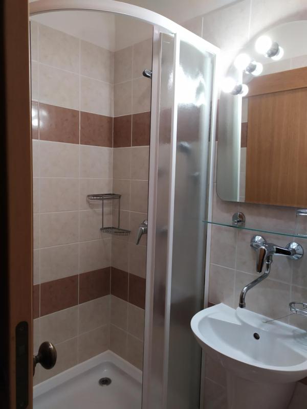 Standard Double Room image 2