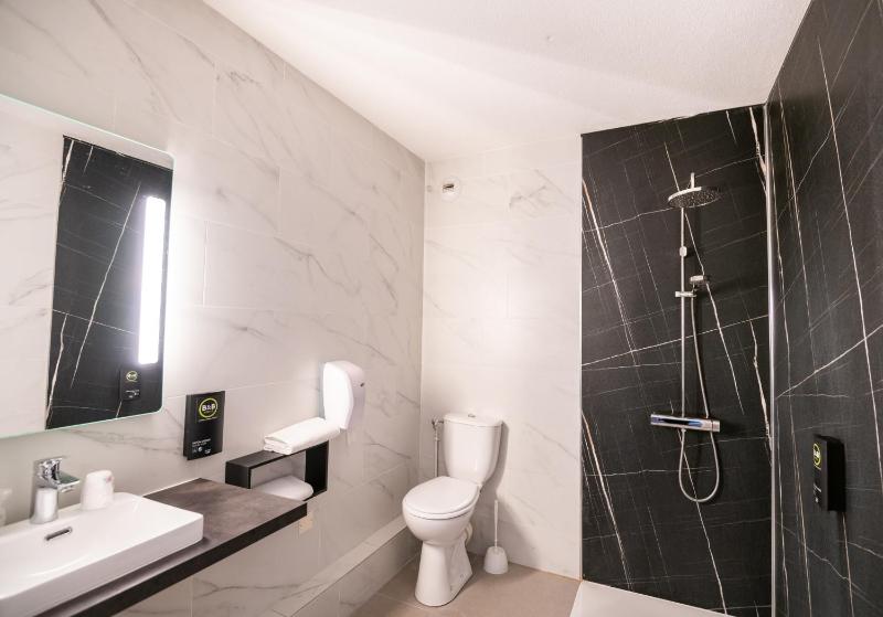 Double Room - Disability Access image 3