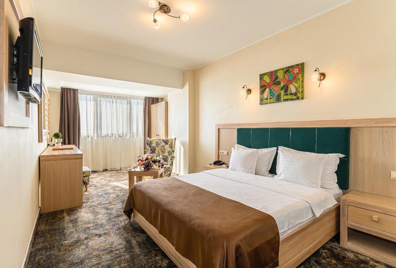 Family Suite Balcony Danube View image 1