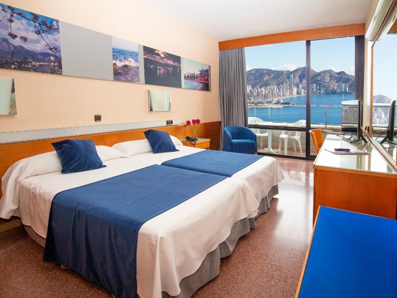 Twin Room image 1