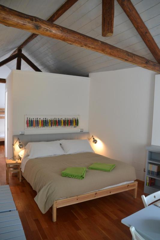 One-Bedroom Apartment image 4