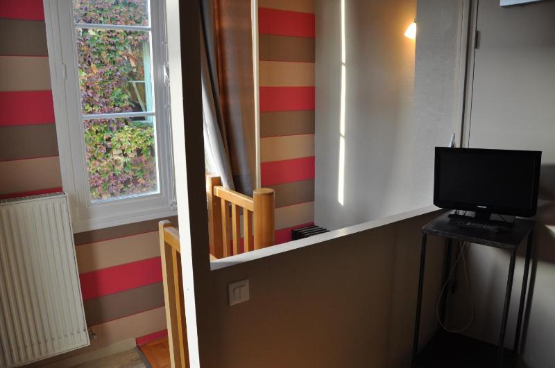 Economy Double Room image 4
