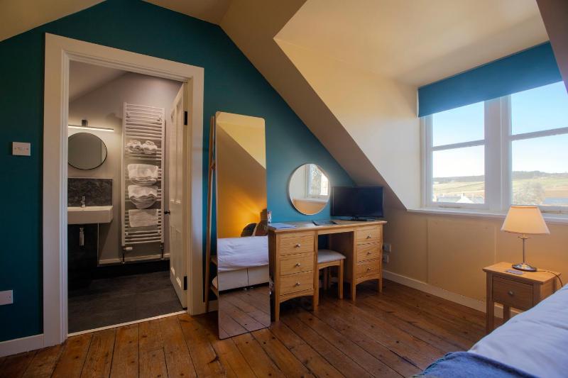 Macallan - King Size Room image 4