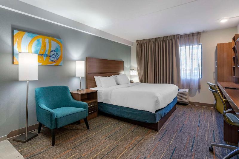 King Suite - Non Smoking image 1