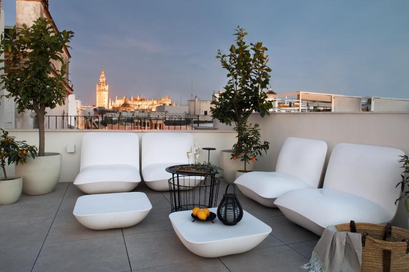 Mylu Suites by Puerta Catedral - image 13