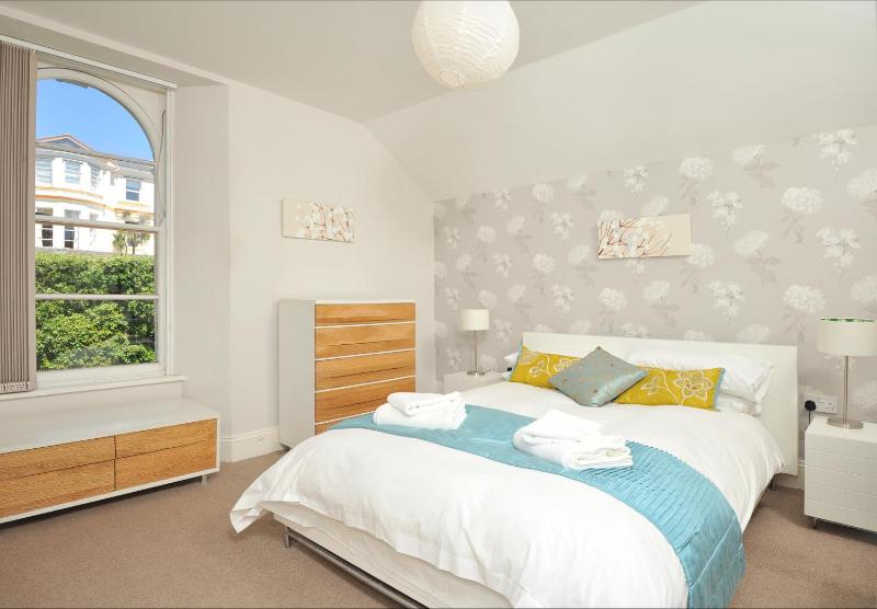 One-Bedroom Apartment with Sea View - 1 image 3
