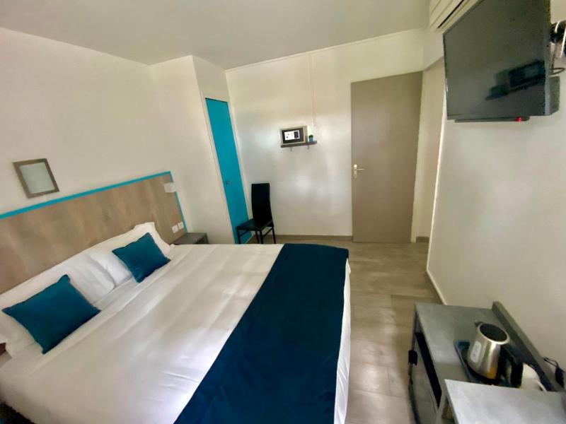 Two Connecting Double Rooms image 3