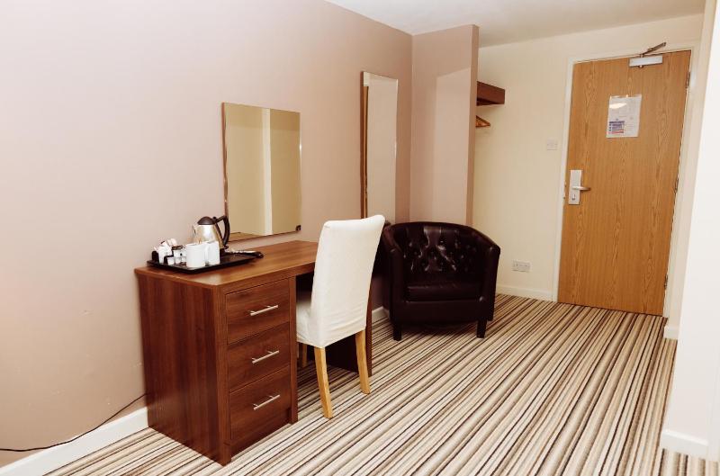 Double Room image 4