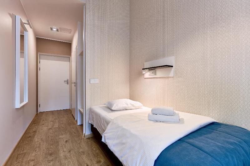 Single Room image 3