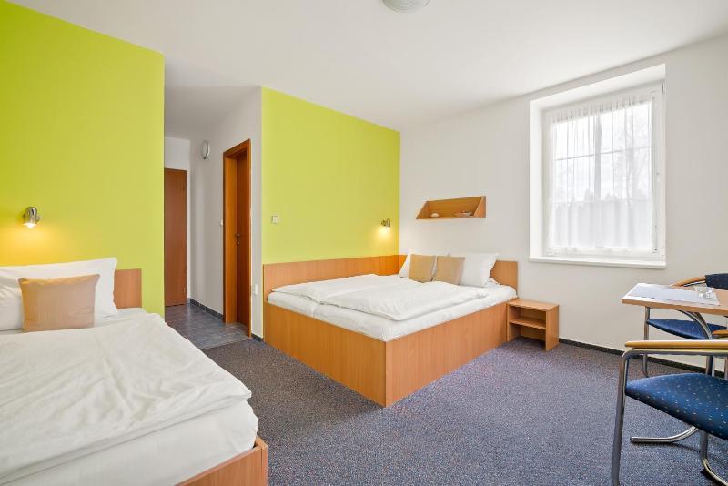 Triple Room image 3