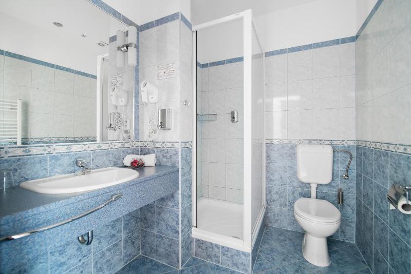Superior Twin Room image 2