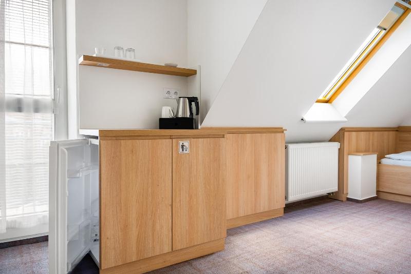 Superior Twin Room image 4