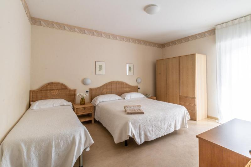 Triple Room with Balcony image 1