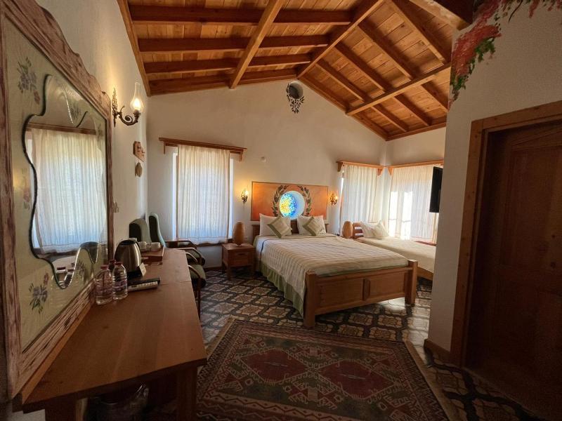 Standard Triple Room image 1