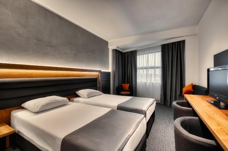 Standard Double Room image 1