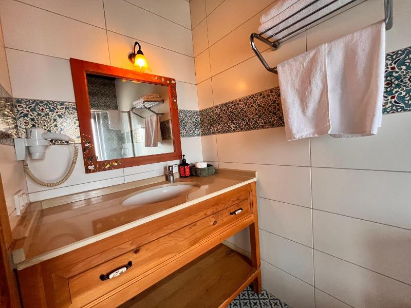 Deluxe Double Room image 3