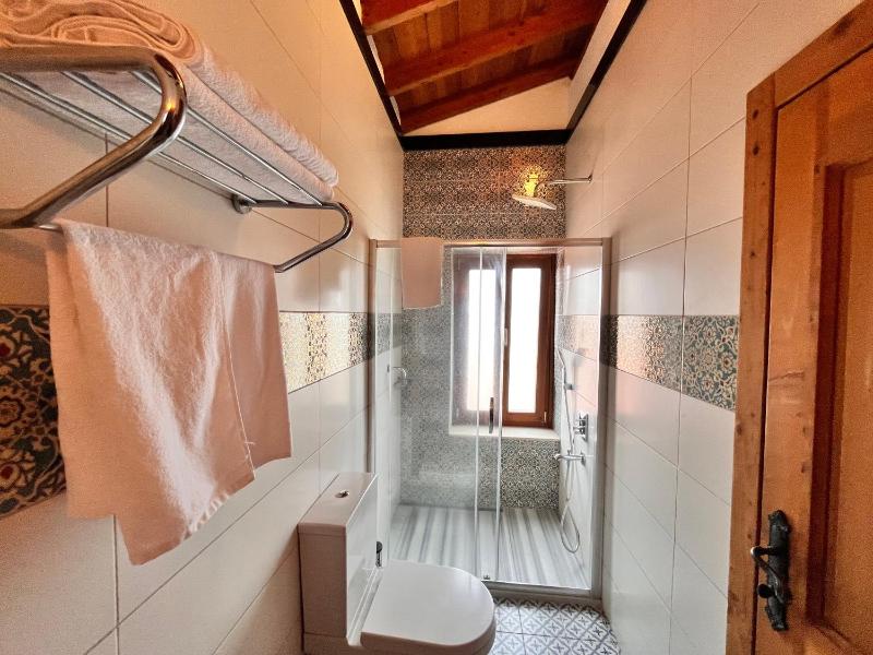 Deluxe Double Room image 2
