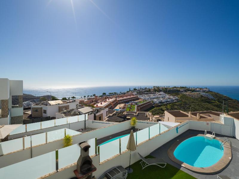 Three-Bedroom Villa with Private Pool image 1