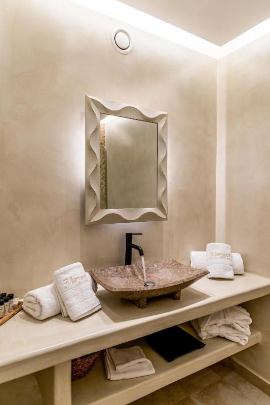 Standard Suite image 2