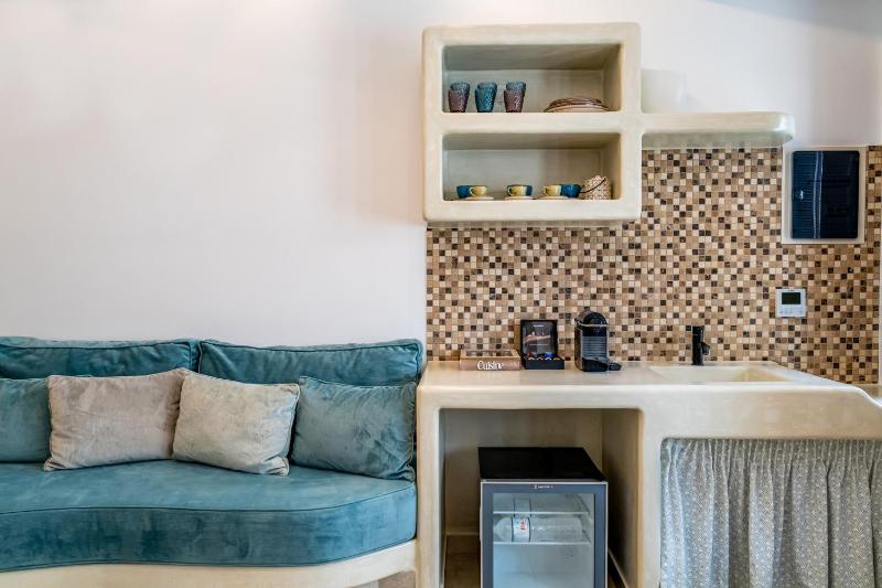 Junior Suite with Balcony & Outdoor Hot Tub image 2