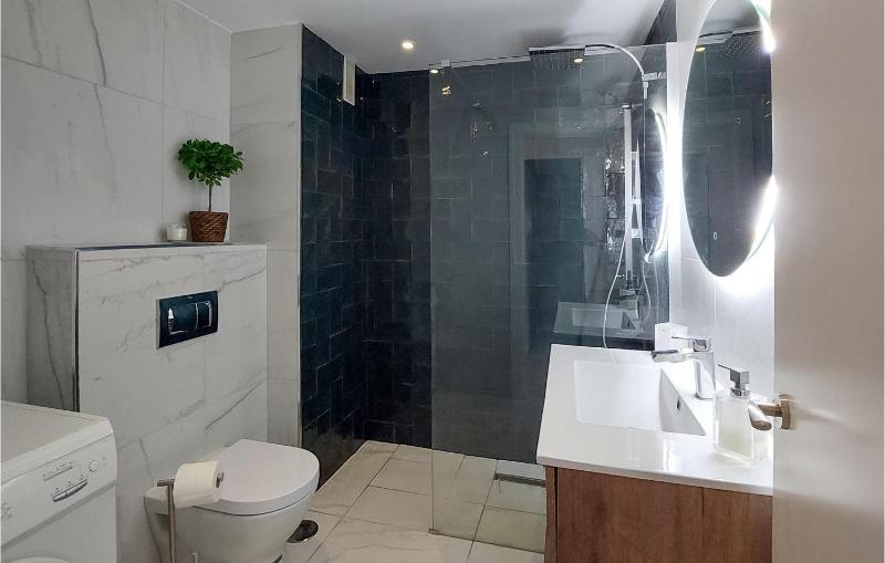 Nice Apartment In Mijas With Swimming Pool - image 12