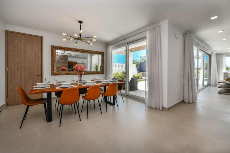 NEW 3BR 2BA Modern Oasis 3-min to Eagle Beach - image 15