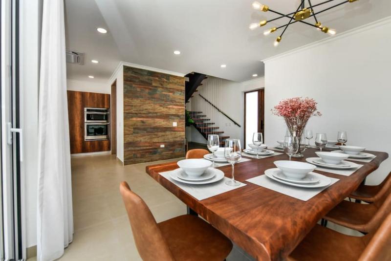 NEW 3BR 2BA Modern Oasis 3-min to Eagle Beach - image 16