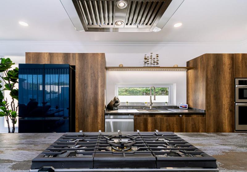 NEW 3BR 2BA Modern Oasis 3-min to Eagle Beach - image 11