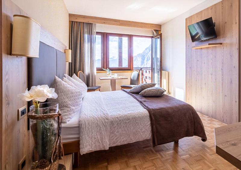 Superior Double or Twin Room image 2