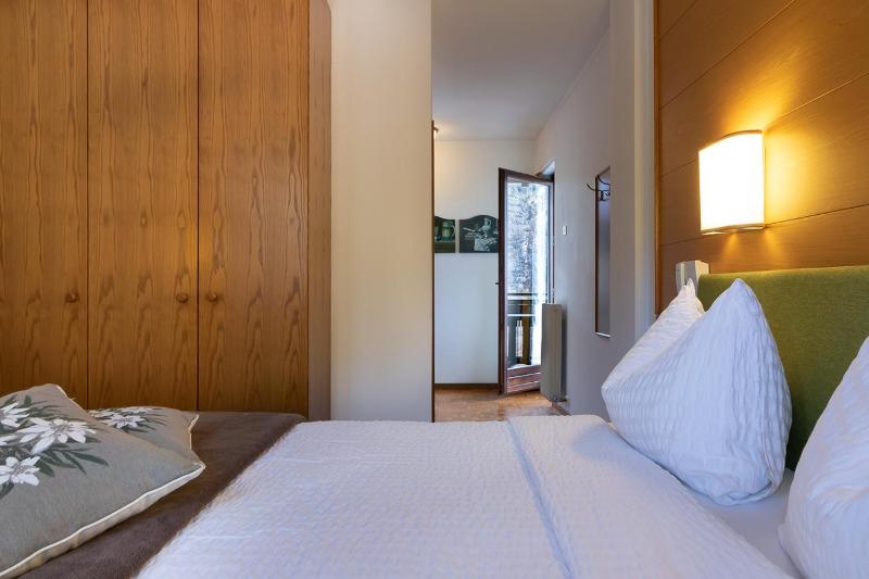 Standard Double or Twin Room image 1