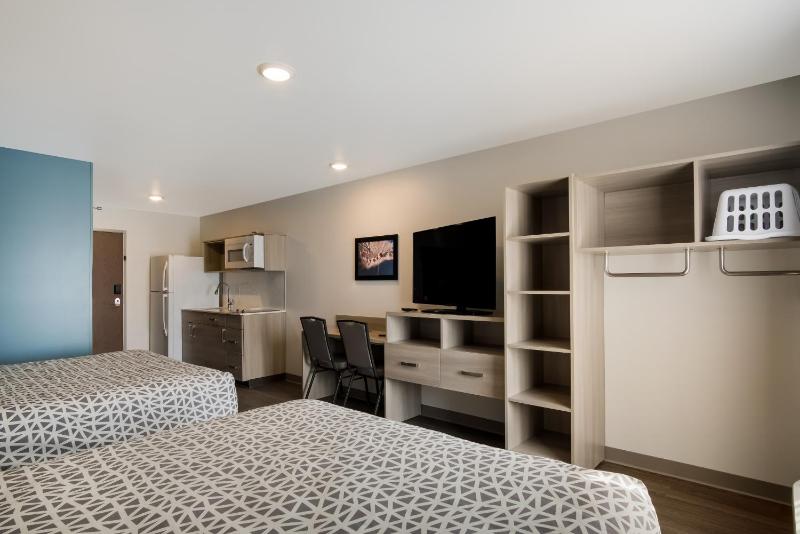 QUEEN SUITE TWO QUEEN BEDS W DISHWASHER (DISHES/COOKWARE INCLUDED) image 4