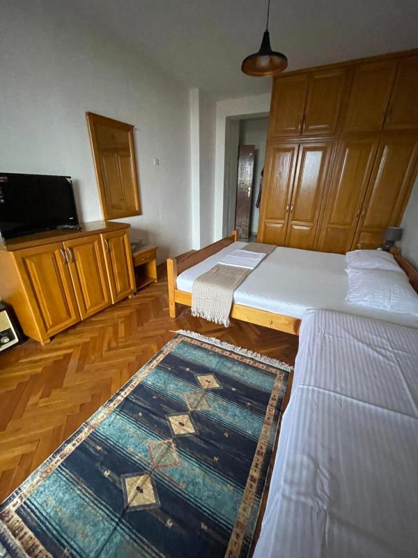 Studio Apartment image 3