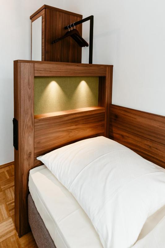 Single Room image 1