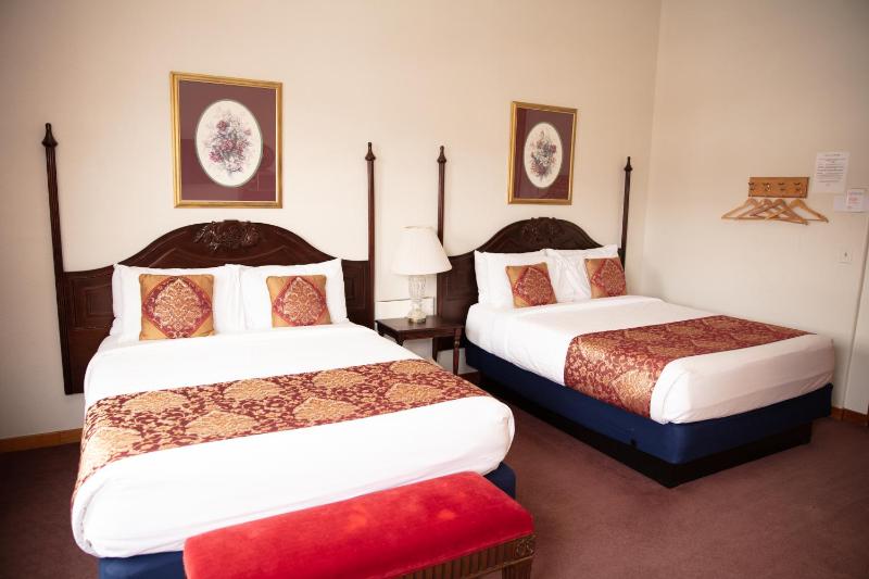 Superior Queen Room with Two Queen Beds image 1