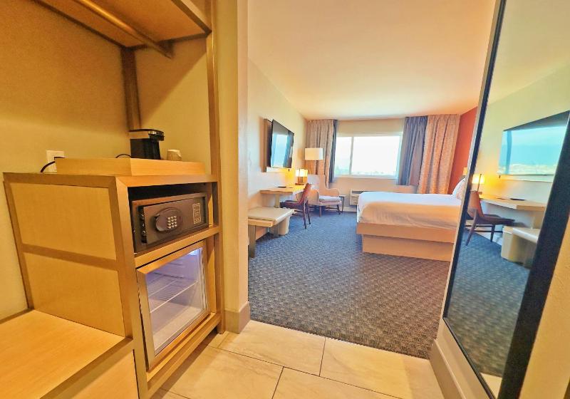 King Room image 4
