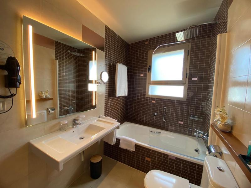 ON ALETA ROOM designed for adults - image 15