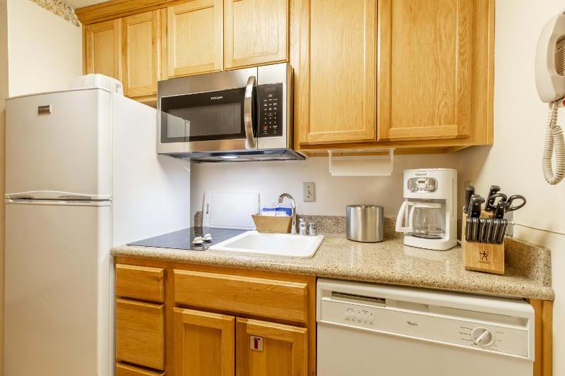 One-Bedroom Condo image 4