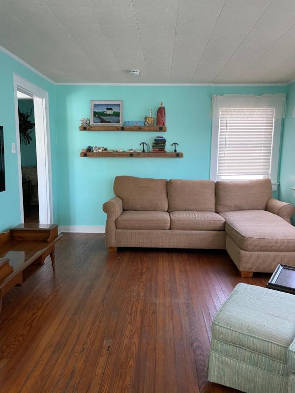 One-Bedroom Apartment image 3