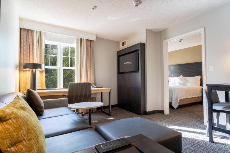 One-Bedroom Suite image 1