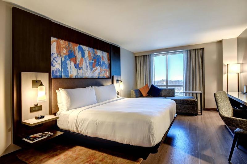 King Room with Sofa Bed image 1