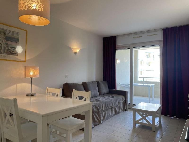 Appartement avec terrasse, piscine et à 5 min de la plage à Juan les Pins - FR-1-252-185 Images