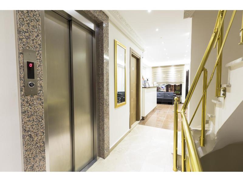 Deluxe Double Room image 3